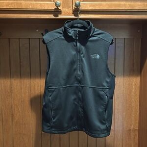 The North Face Men’s black vest, lightweight